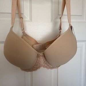 Wacoal La Femme Contour Lace Accent Bra